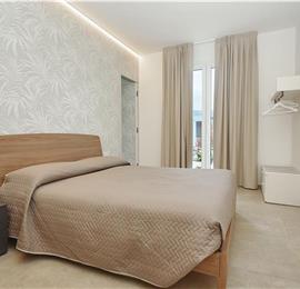 3 bedroom villa with infinity pool, jacuzzi & sauna, Castellammare del Golfo, sleeps 6